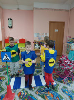 Девочки и мальчики, все, без исключения, изучайте правила дорожного движения! Девочки и мальчики, все, без исключения, изучайте правила дорожного движения!.